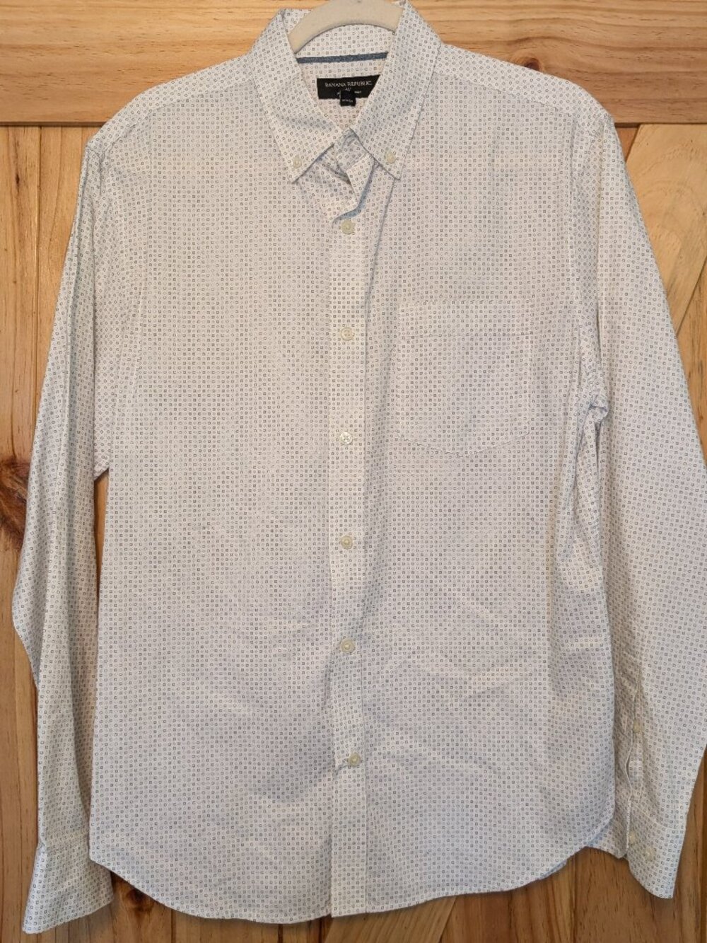 Banana Republic White Button-Down Shirt Size M